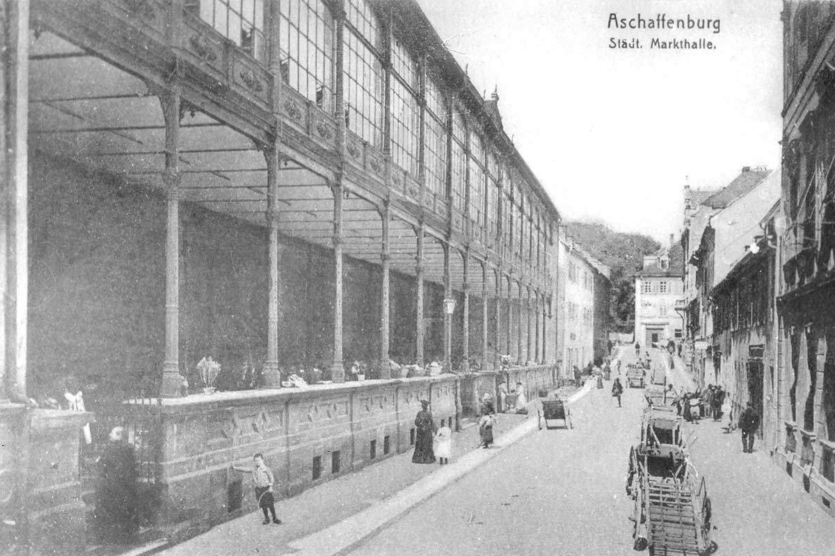 Die Markthalle im Landing, in Betrieb von 1881 bis 1944, Postkarte, um 1910 (Bildnachweis: Stadt- und Stiftsarchiv Aschaffenburg, Fotosammlung)